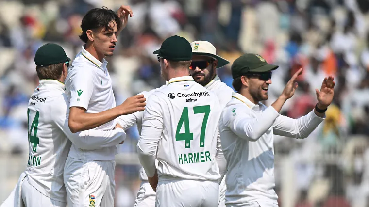 India Vs SA Test Match: साउथ अफ्रीका ने 408 रन से जीता गुवाहाटी टेस्ट, 25 साल बाद भारत में सीरीज पर क्लीन स्वीप