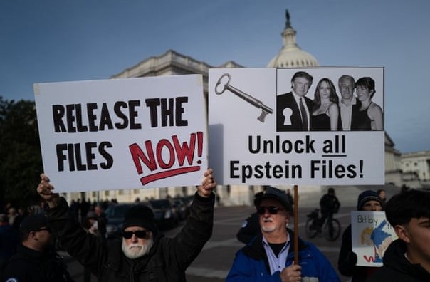 Released Epstein Files में बड़े चेहरे आए सामने: बिल क्लिंटन हॉट टब में, माइकल जैक्सन और प्रिंस एंड्रयू की तस्वीरें सामने आई