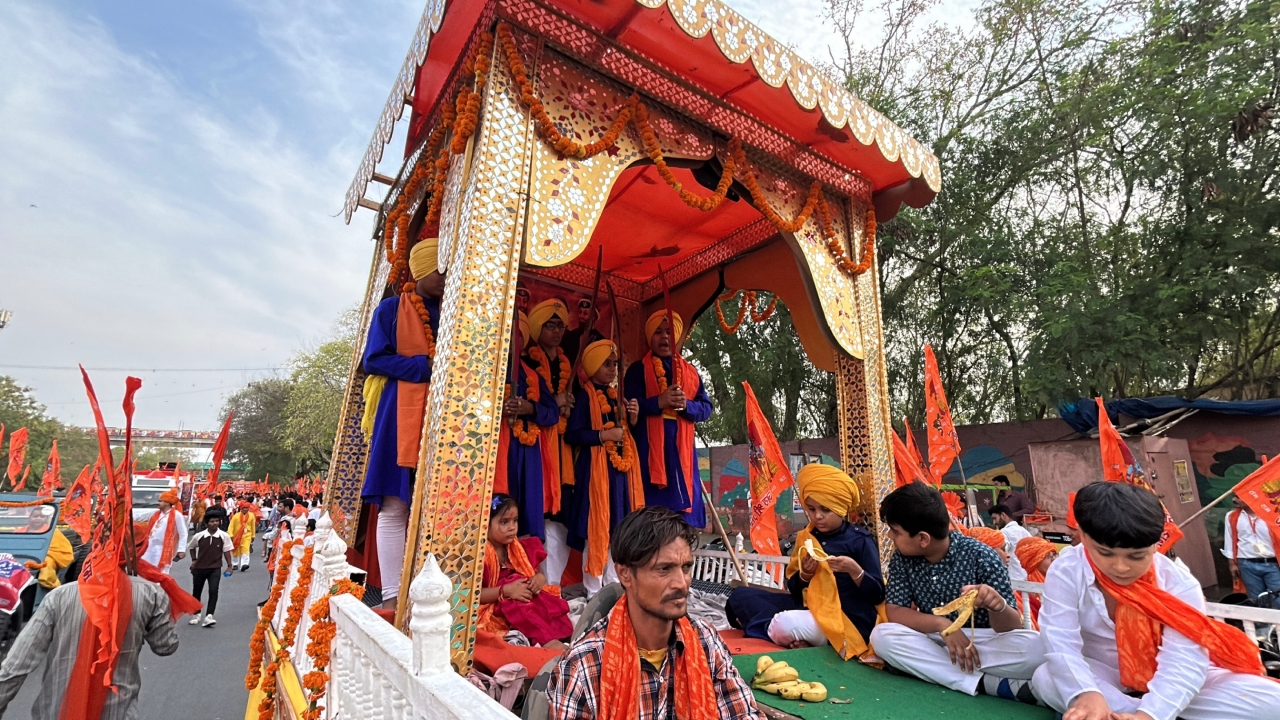 Jaipur Ram Navami Shobha Yatra Muslim flower welcome