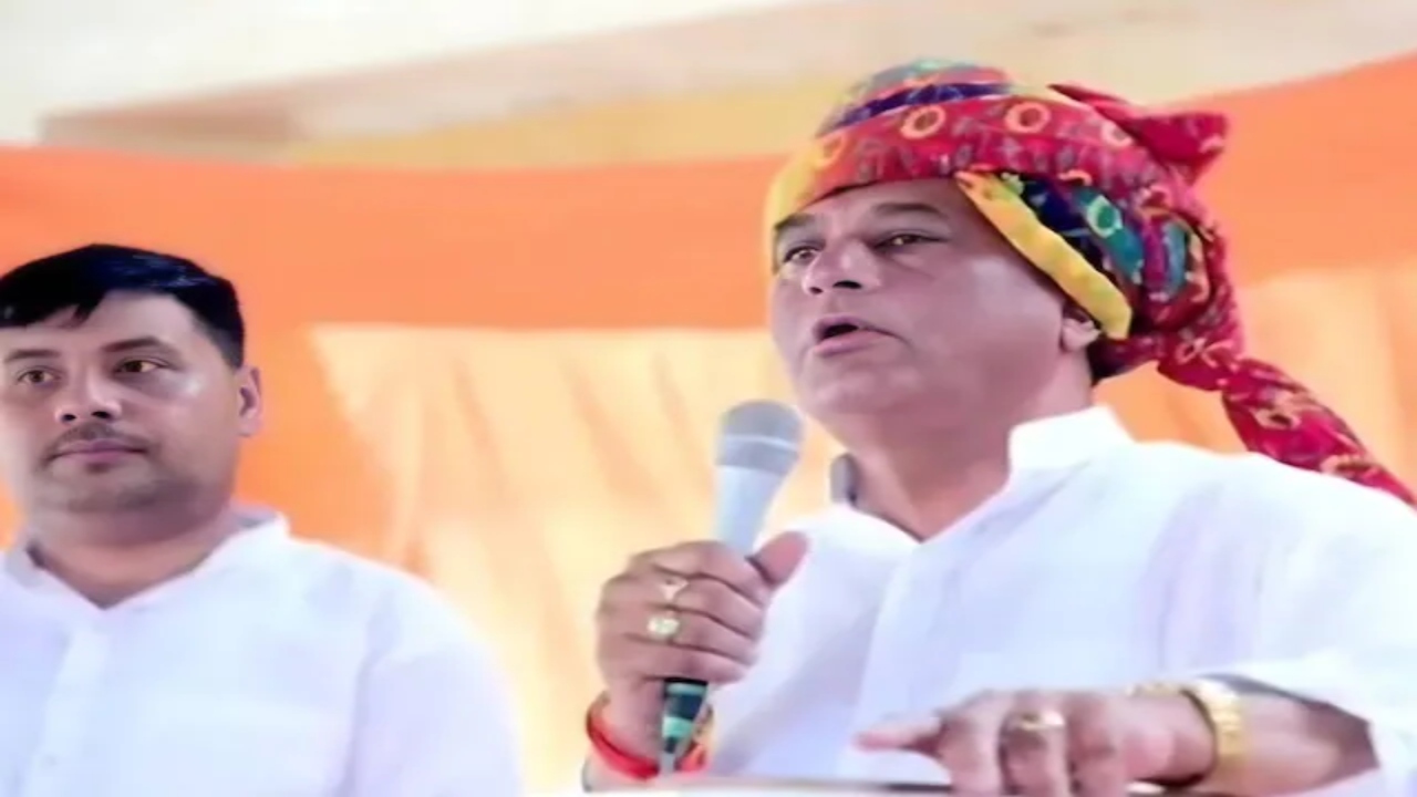 'पिता ने पांच जूते मारे होते तो आज सांसद होता', बीजेपी विधायक भैंराराम सियोल का वीडियो वायरल