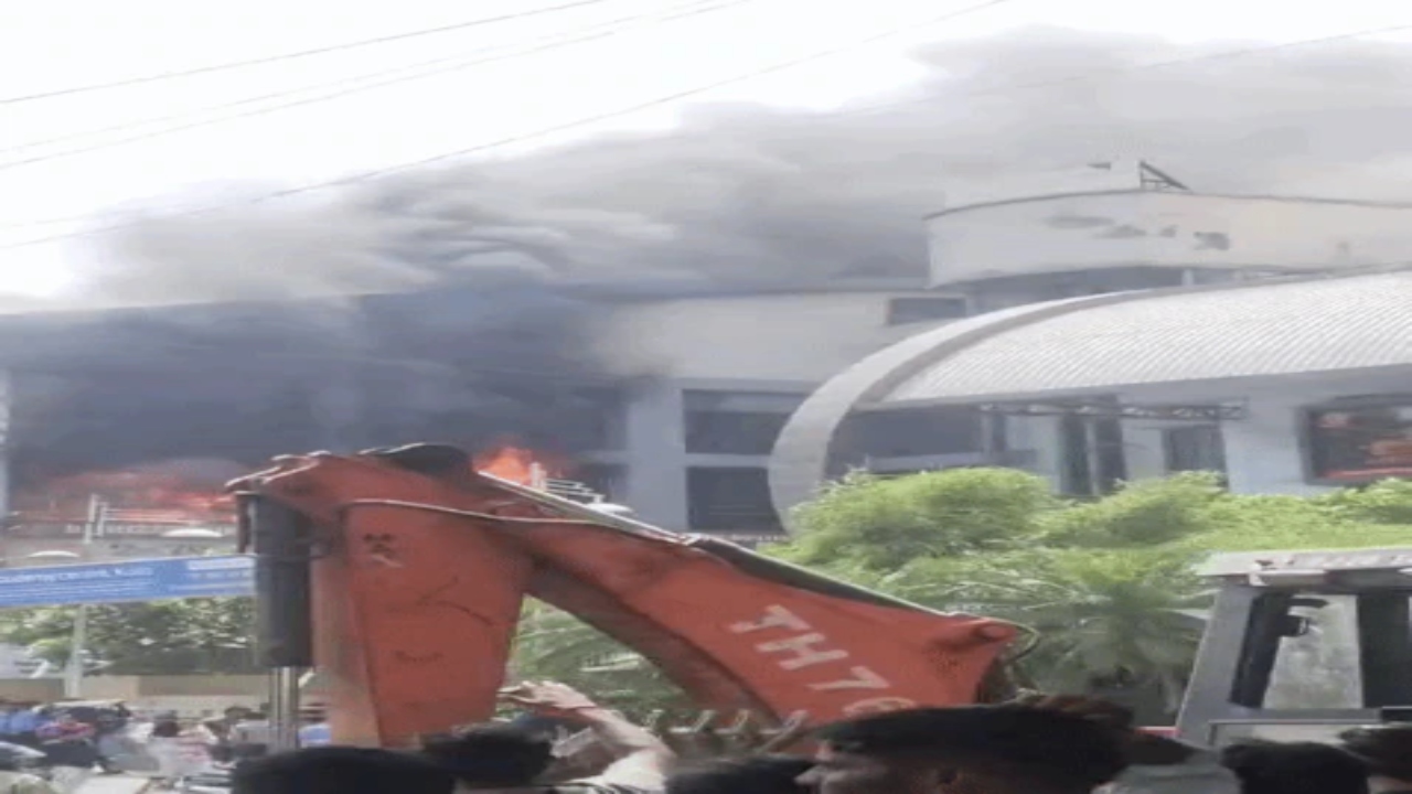 कोटा के सिटी माॅल में भीषण आग, 5 दुकानें जलकर पूरी तरह खाक, जनहानि पर सामने आया बड़ा अपडेट