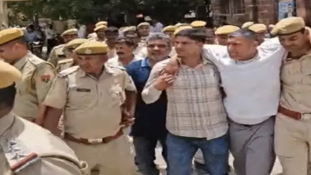 भरतपुर पुलिस को बड़ी सफलता, हार्डकोर अपराधी विनोद पथैया समेत 7 बदमाश अरेस्ट, बुलेट प्रूफ जैकेट पहन करते थे वारदात