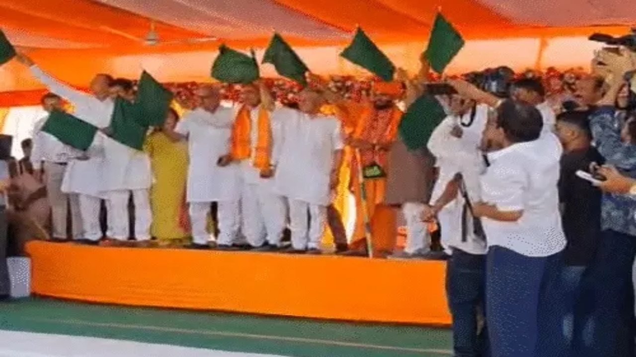 अश्विनी वैष्णव की जालोर को बड़ी सौगात, अब दिल्ली-जयपुर के लिए चलेगी सीधी ट्रेन, रेल मंत्री ने हरी झंडी दिखाकर किया रवाना 