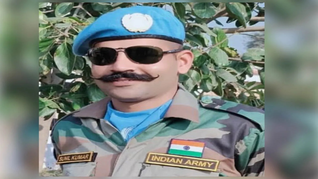 झुंझुनूं में ग्रेनेडियर सुनील कुमार का सैन्य सम्मान के साथ अंतिम संस्कार, 17 दिन पहले पत्नी ने बेटे को दिया था जन्म