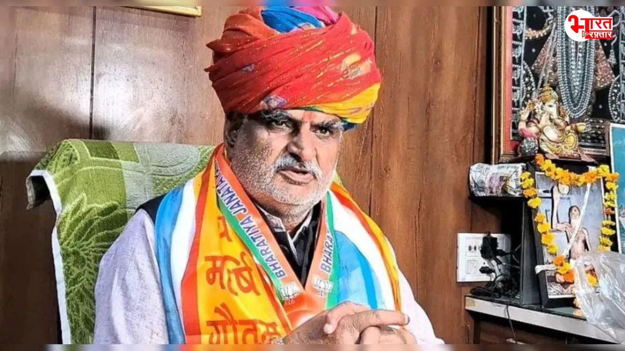 Bikaner: ज्ञापन देने आए युवकों पर भड़के मंत्री, बोले तुम्हारे कागज फाड़कर फेंक दूंगा