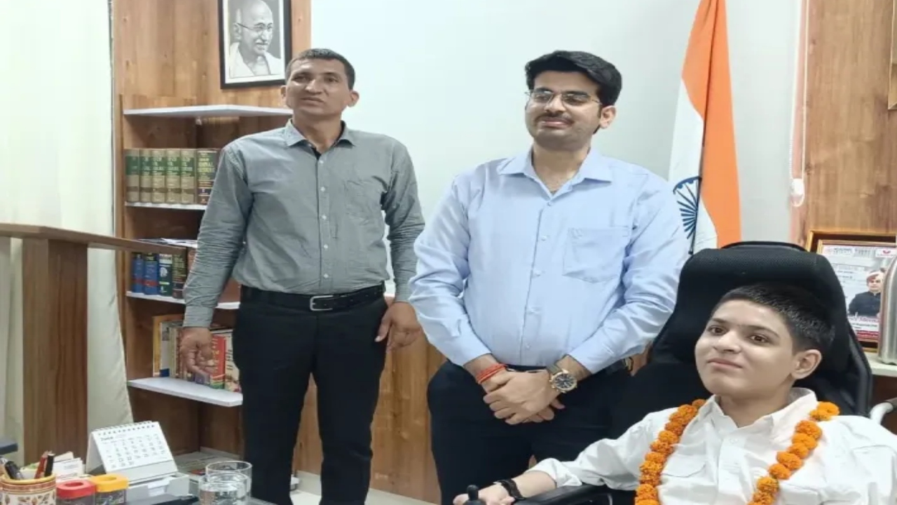 लाइलाज बीमारी से जूझ रहा गर्वित बना डीडवाना-कुचामन जिले में एक दिन का कलेक्टर, कलक्ट्रेट में ली अधिकारियों की मीटिंग 