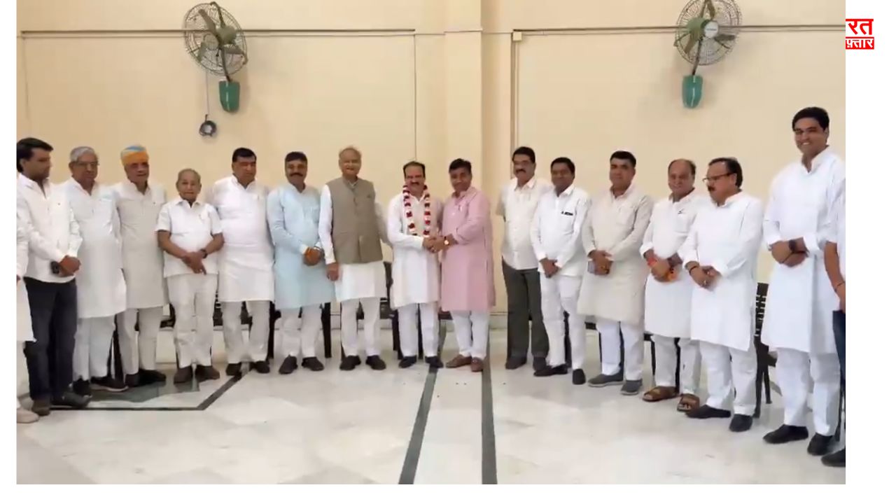 कांग्रेस के राज्यसभा उम्मीदवार नीरज डांगी ने किया नामांकन, अशोक गहलोत भी रहे मौजूद 