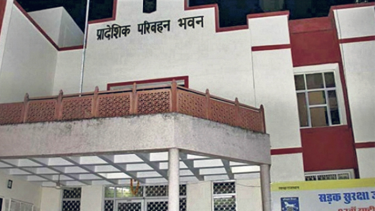 परिवहन विभाग में 6 निरीक्षकों की पोस्टिंग को लेकर आयुक्त और शासन सचिव में टकराव, 21 दिन में जारी हुए 4 आदेश, जानें पूरा मामला
