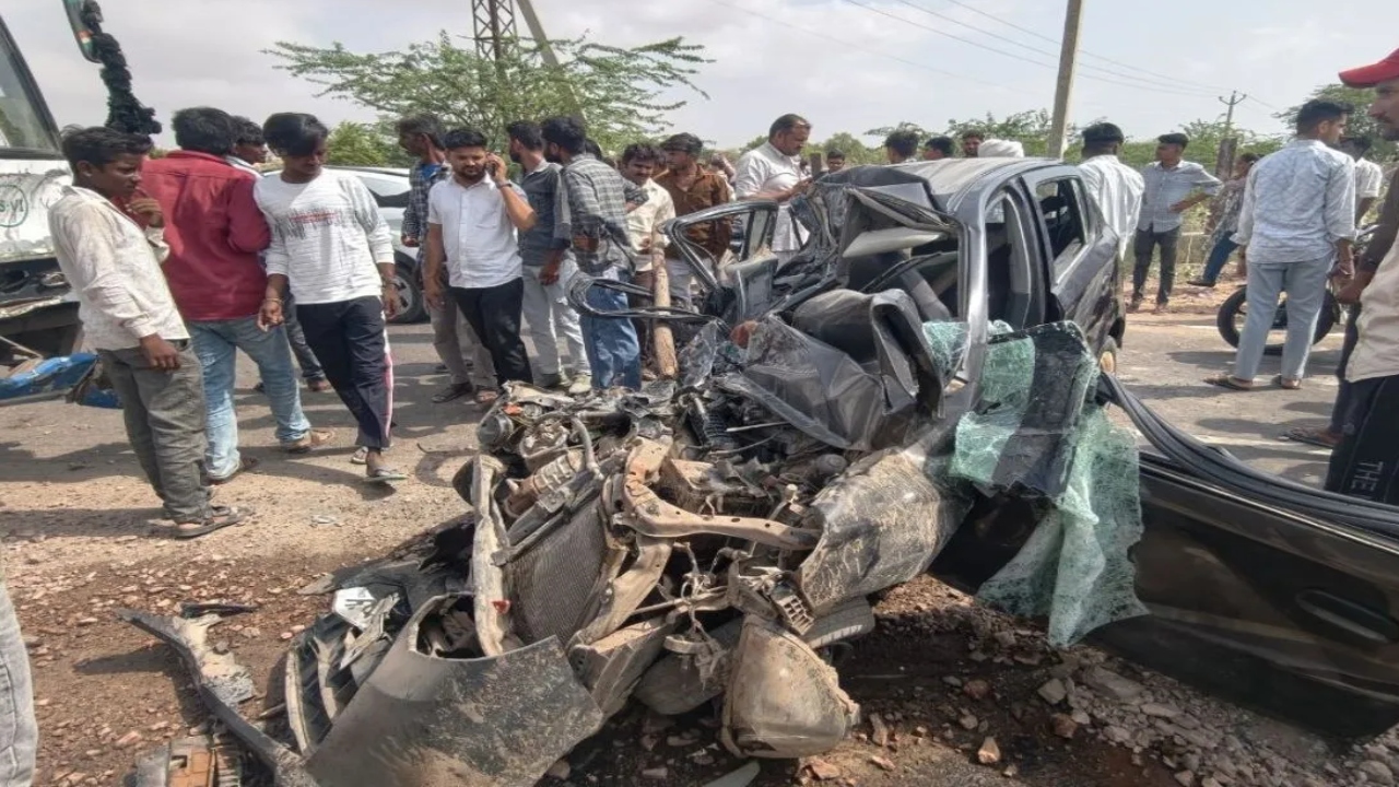 बालोतरा में भीषण सड़क हादसा, रोडवेज बस और कार की टक्कर में 4 सगे भाइयों की मौत