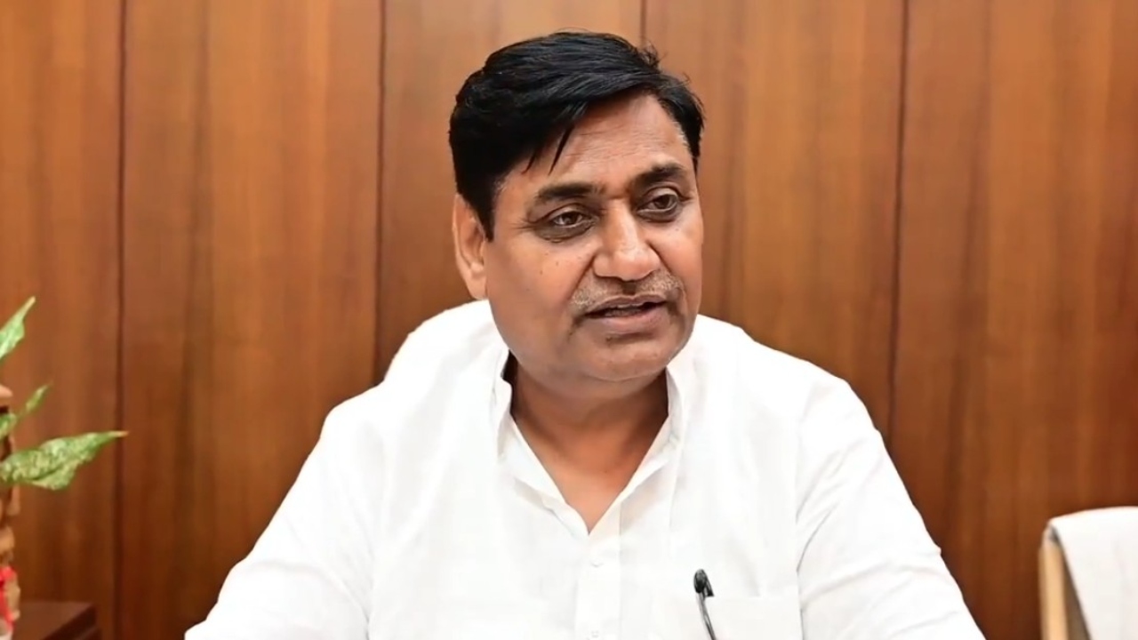 'कृषि मंत्री किस डर से तिलमिला रहे...', गोविंद सिंह डोटासरा ने खाद-बीज रिश्वत कांड को लेकर CM पर उठाए सवाल, जानें पूरा मामला 